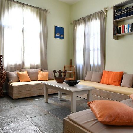 ناوسا Hotel Mary المظهر الخارجي الصورة